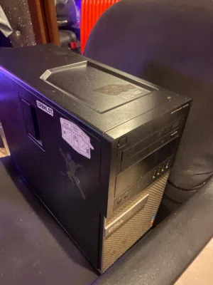 بي سي pc للبيع شركة dell مع شاشة من نفس الشركه