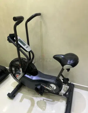 دراجة تمارين هوائية Schwinn Airdyne AD6 بحالة ممتازة