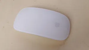للبيع ماوس ابل الجيل الاول بحالة جيدة جدا