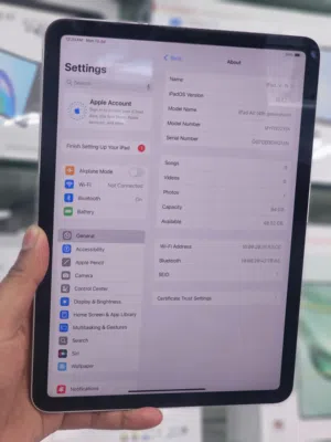 Used iPad Air 4 in Oman  64GB Storage