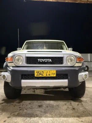 Toyota . FJ . 2008 . Used3