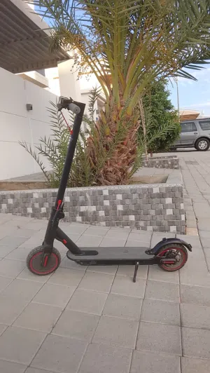 سكوتر كهربائي نظيف  استخدام شهر