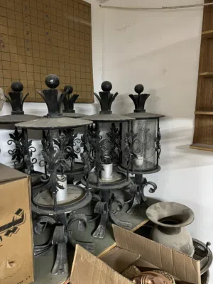 إضاءة خارجية على الطراز الكلاسيكي القديم