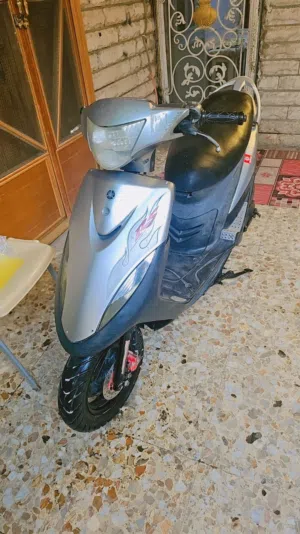 دراجه. ماكس عدله. اقره. وصف