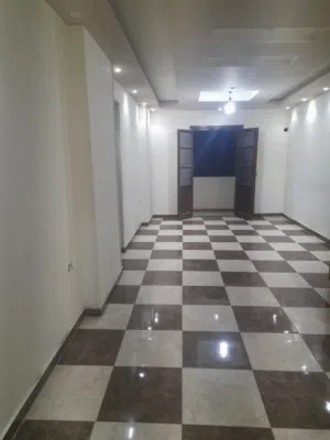 شقة للبيع 140م قريبة من جامع كشك تشطيب سوبر لوكس  3غرف ورسيبشن  2حمام اول بلكونة