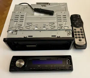 جهاز  كينوود سي دي مع بلوتوث وCD وفلاشة وAUX + ريموت كنترول + سماعات Kenwood باكدچ مستخدمين كالزيرو