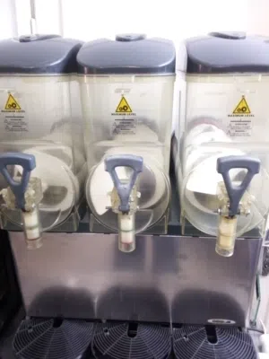 ماكينة سلاش نوع GBG ايطالي ثلاث احواض والثانيه حوضين