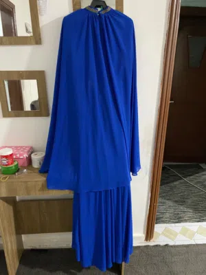 فستان للبيع