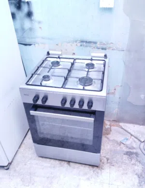 نبيع طباخ 4 شعله بحاله فوق الممتازه مقاس 60 في 60 معا التوصل التشغيل والكفاله 1 شهر