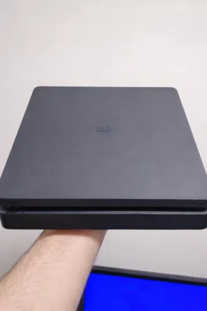 PS4 Slim للبيع