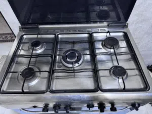طباخ غازي كامل عيون + فرن مستخدم نظيف