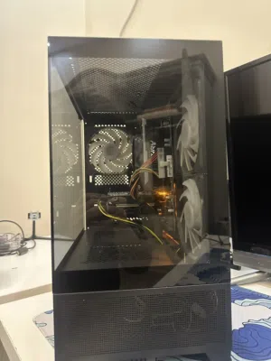 بحاله ممتازه Pc للبيع