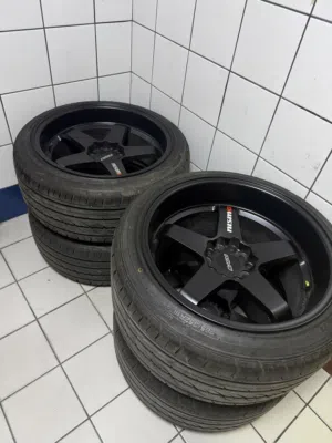 Nismo18" (rays) wheels