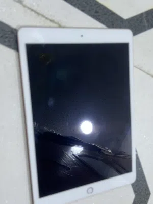ايباد ابل 8مستخدم نضيف جداً