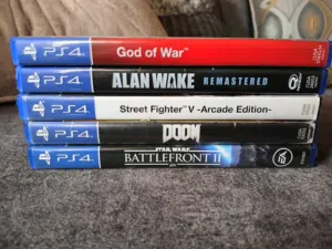 سيديات بلايستيشن فور للبيع او للبدل الوصف مهم .....................