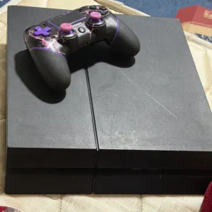 PlayStation 4 للبيع بسعر ممتاز