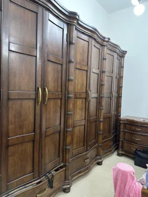 للبيع: طقم غرفة نوم كبيرة  كاملة (مستعمل)  ونظيف جدا