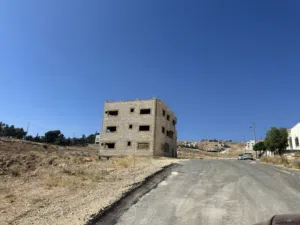 عمارة للبيع شفابدران بسعر لقطة قرب عيون الذيب حولها فلل