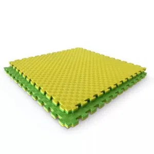 ارضيات حماية من الزحلقة لبرك سباحة وحولها