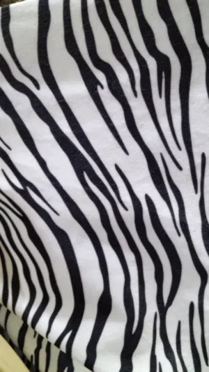 أقمشة التايجر ذات الجودة العالية والملمس الناعم بألوانها الجذابة مثالية لتنجيد الكنب والكوشن