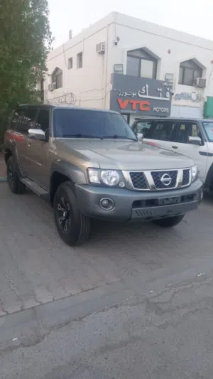 نيسان باترول سوبر سفاري موديل 2021 اتوماتيك شد وكاله بحالة الوكاله ماشي 180 الف كم