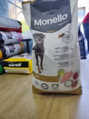 اكل كلاب مونيلو 15 كغ البرازيلي مع تريت