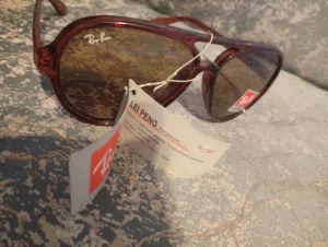 نظارتين جوتشي و ديور أصليات ستاتي جديد و نظارتين راي بان رجالي أصلي لون عسلي  للبيع الوحده 15دينار