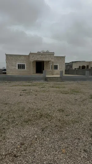 1000 m2 More than 6 bedrooms Villa for Rent in Dhofar Salala
