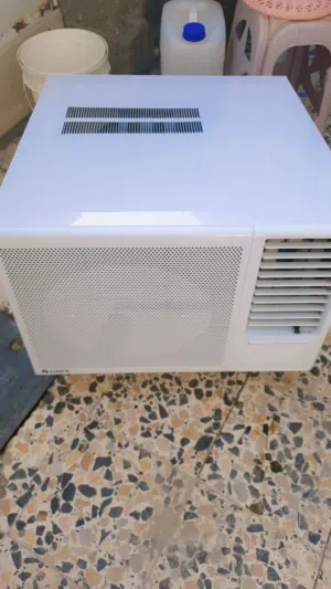 مكيف طن ونص تبريد ثلج مستعجل على بيعته