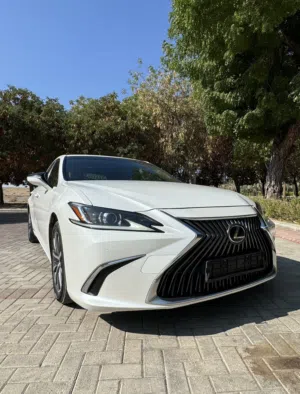 Used Lexus ES in Muscat