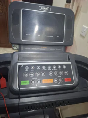 سير ماشي  (تيك جيم ) يتحمل الوزن 150  كيلو استعمال نظيف اي استفسار  بنغازي
