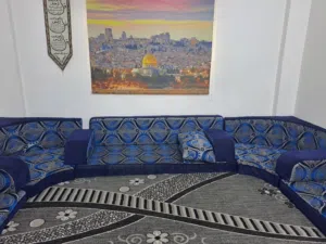 مجلس عربي مستعمل للبيع مع سجادة