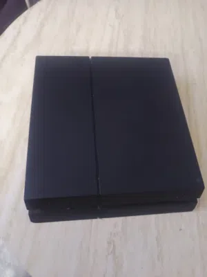 سوني 4 نظيف مع يد والاسلاك ب400 التواصل خاص 1controller