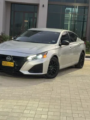 Used Nissan Altima in Dhofar