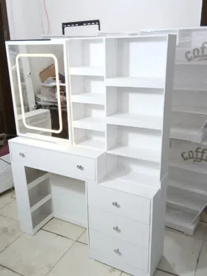 تسريحه الهوانم المقاس طول162 سم عمق 30سم عرض120 سم مرايا ليد متحركه 4 درج مجره معدن مرحلتين مستورده