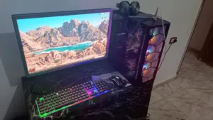 كمبيوترألعاب  كامل مع شاشه وكيبورد وماوس