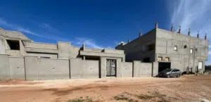 فيلا. تجارية للبيع وموقع خيالي قنفودة شارعين وفيها محلات