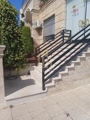 في أرقى مناطق دير غبار شقة أرضية 200م للبيع بمواصفات مميزة/ ref 5099