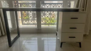 طاولة مكتبية