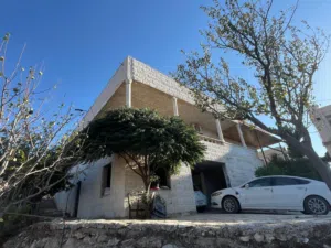 280 m2 3 Bedrooms Villa for Sale in Beirut Achrafieh