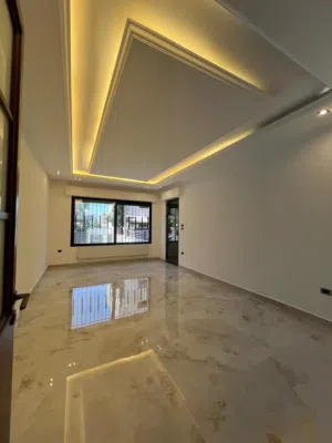 شقة في ضاحية النخيل تشطيب فندقي مع مكيفات و فايربليس و تدفئة