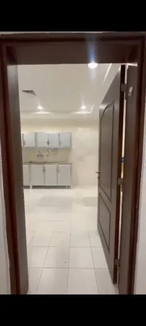 للايجار شقه 3 غرف نوم كبيره جدا بالقصور قطعه 3
