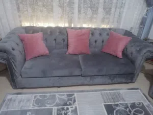 طقم كنب تفضيل بحاله ممتازه خشب سويد