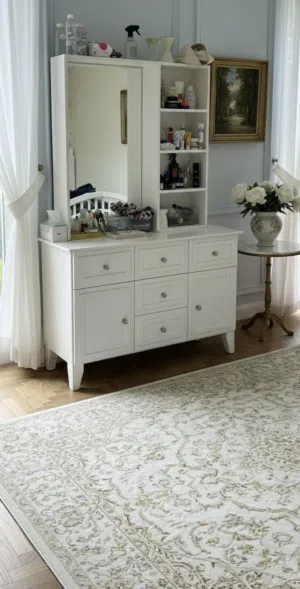 تسريحه غرفة حلوه واسعه فيها دروج تكفي وكبيره مناسبه