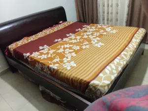 تخت مجوز شبه وكاله فرشه طبيه ستاند تحتةالفرشه خشب