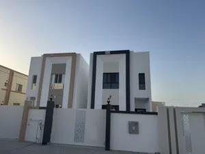 توين فيلا العامرات 6/1