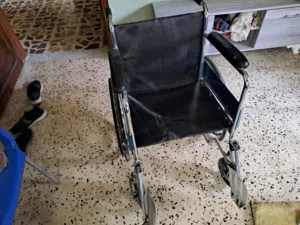 كرسي متحرك استعمال خفيف جدا للبيع