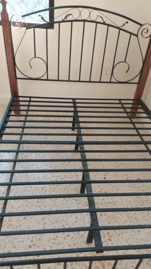 سرير مزوج حديد