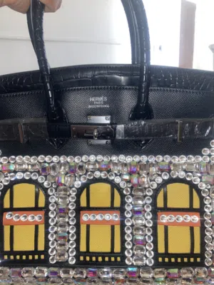 جنطه ماركه ايرمز كرستال ويا قفل لون اسود جديد درجه النضافه 100٪ استعمال مره واحده باكيت موجود