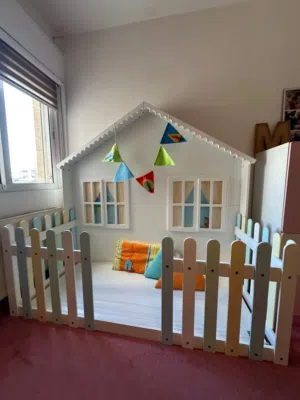 سرير اطفال بحالة ممتازة